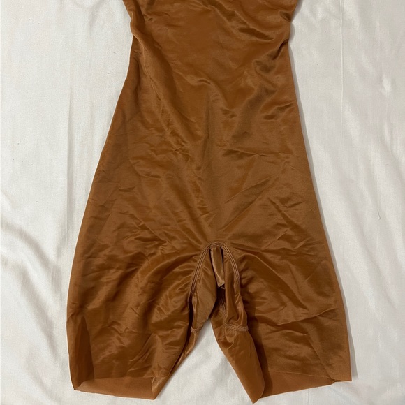 SKIMS Intimates & Sleepwear Skims Barely There Mid Thigh Shorts